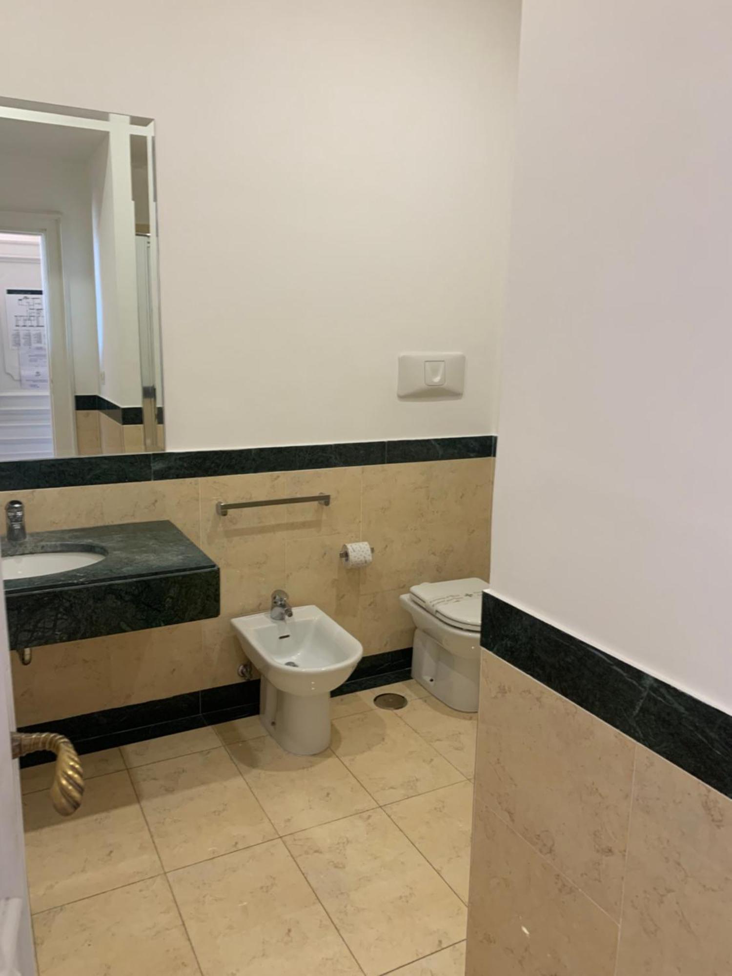Residence Gli Angioini Srl Napels Buitenkant foto